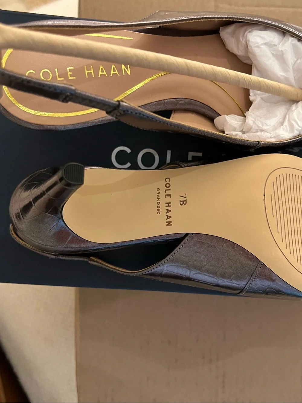 Cole Haan Vandam Silver Crocodile Slingback Heel Size 7 NWT